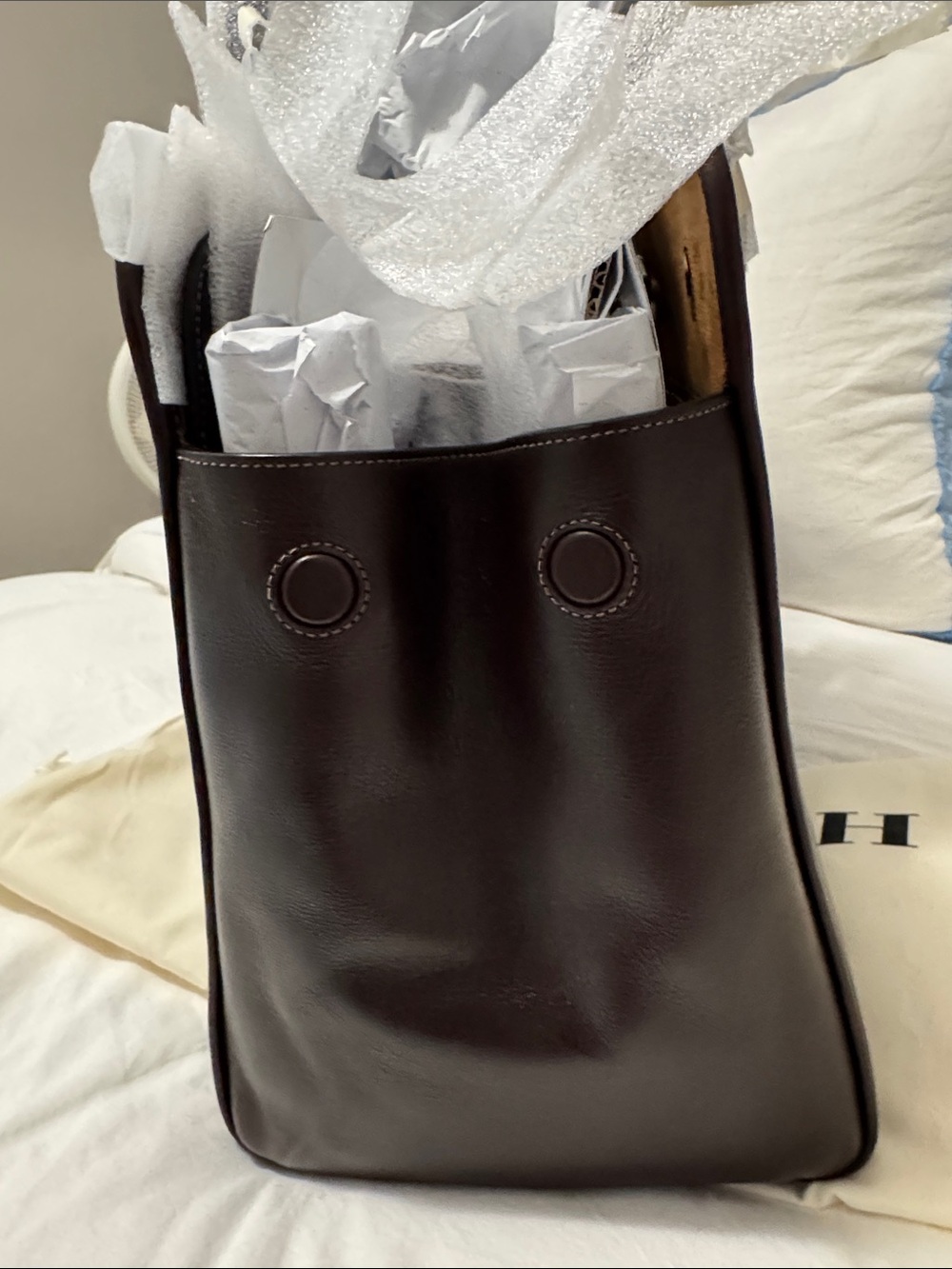 Coach maple BUY NOW turnlock tote size 40 
Prestige and pristine condition! - Picture 11 of 12